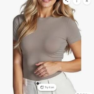 Nood Everyday Elevated Crewneck Short Sleeve Top in Taupe